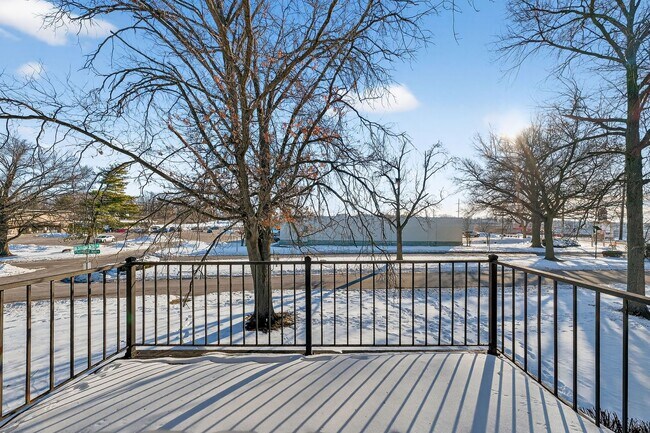 Building Photo - Now Accepting Section 8 –  3 Bedroom /2 Bath Florissant, MO