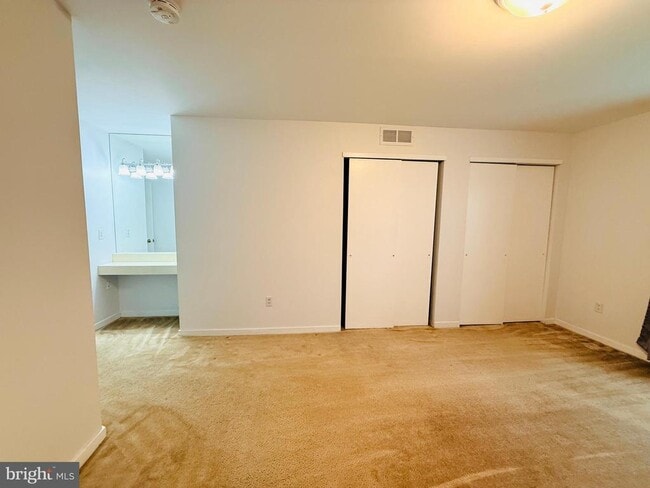 Building Photo - 835 Chanticleer