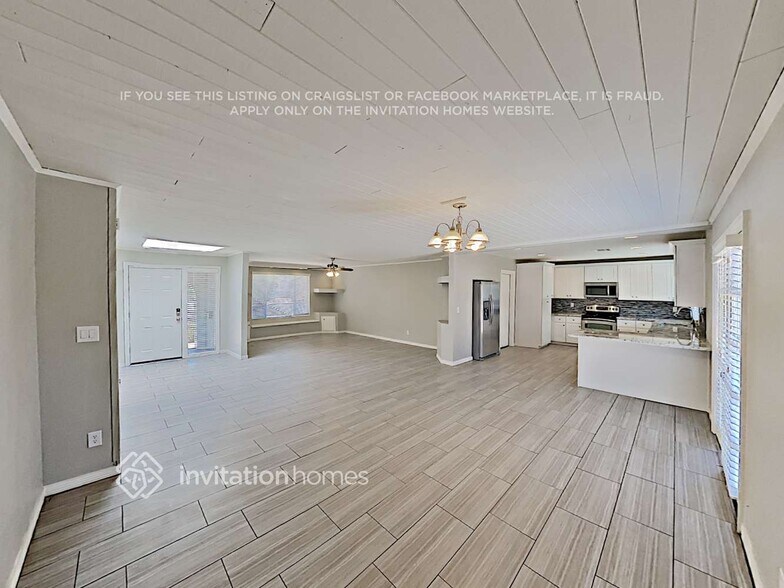 Building Photo - 2130 E Concorda Dr