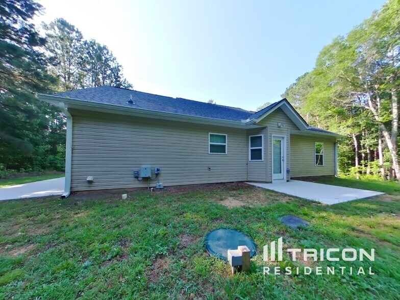 Building Photo - 192 Fairfax Dr