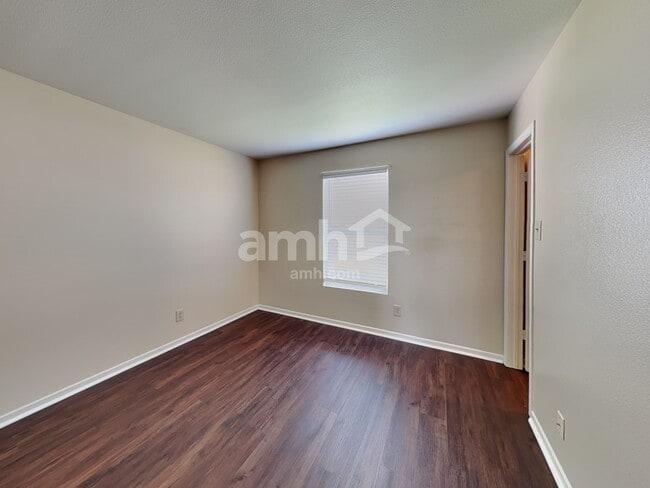 Building Photo - 3347 Hemlock St