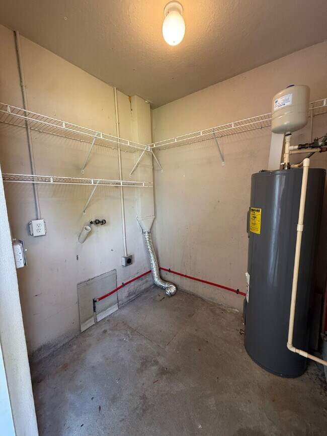 Building Photo - Charming 2 bedroom, 2 bathroom in Melbourne!