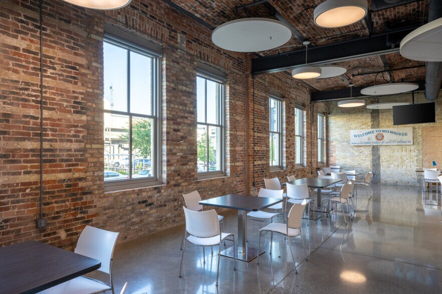 Building Photo - 1125 N 9th St