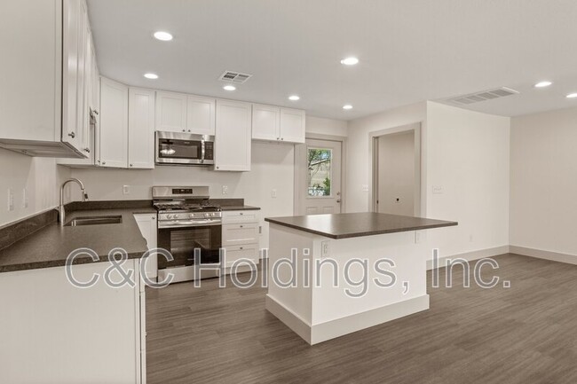 Building Photo - 104 S 195th E Ave