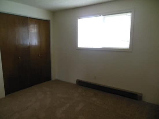 Building Photo - No Screening Fee! Spacious 3 Bedroom, 1 Bath Pet Friendly Home With Large Yard!