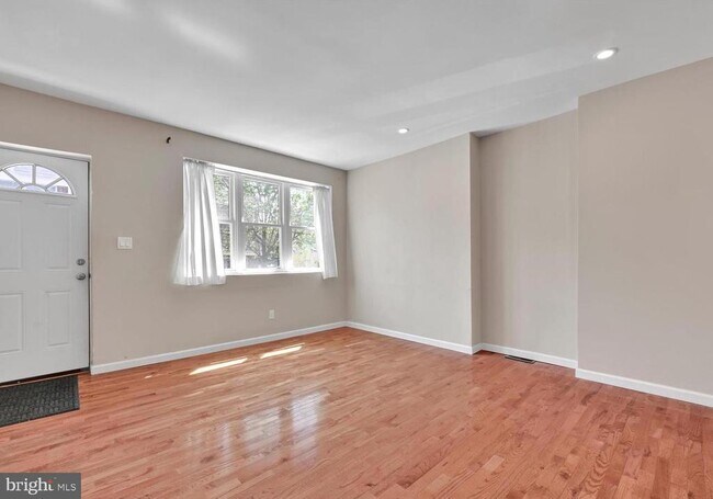 Building Photo - 1318 S Reese St