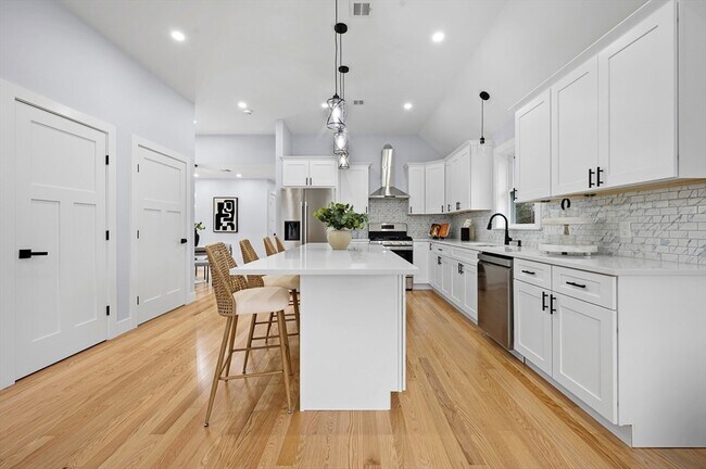 Building Photo - 69 Readville St