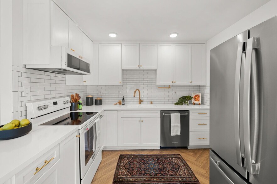 Building Photo - 345 Wisconsin Ave