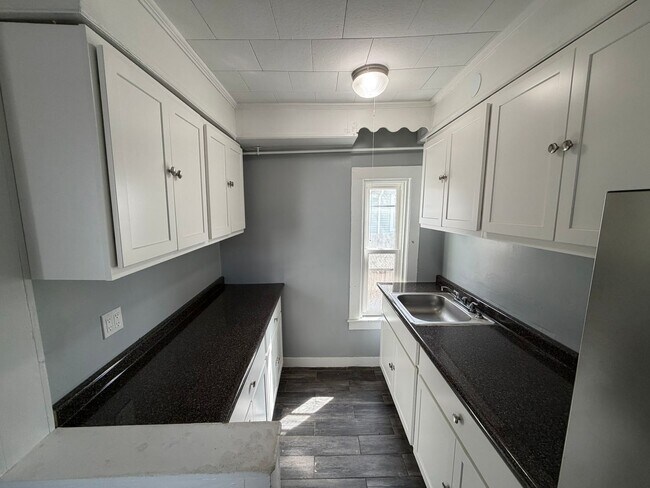 Building Photo - 45 Aspen St