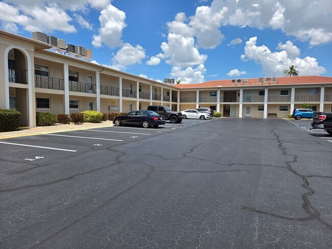 Building Photo - 10351 Regal Dr