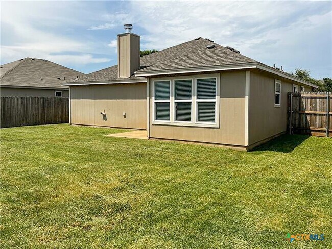 Building Photo - 7819 Bridgepointe Dr
