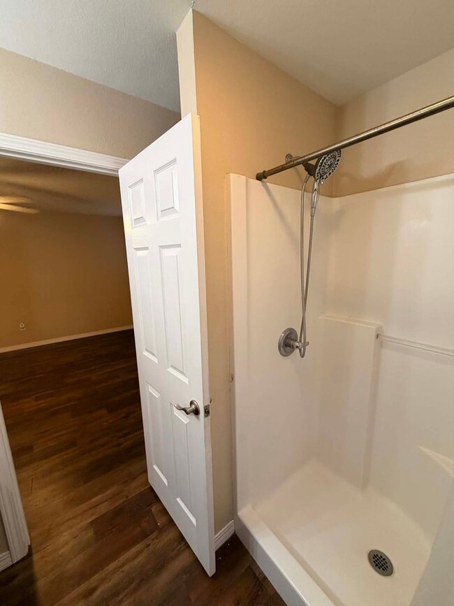 Building Photo - MOVE IN SPECIAL: HALF OFF FIRST MONTH RENT!! BEAUTIFUL 4 BEDROOMS/ 2.5 BATHROOMS ON 1 FULL ACRE I...