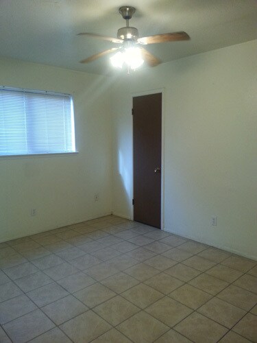 Building Photo - 2330 Saturn Cir