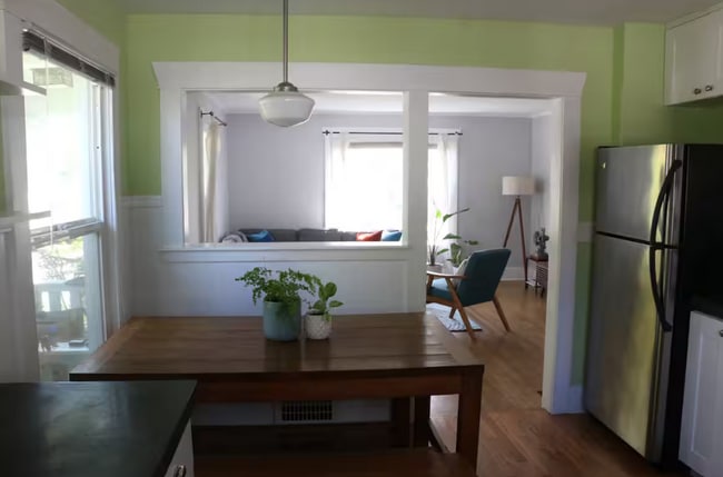 Building Photo - Charming 2-Bedroom Home Near Ballard and Fremont