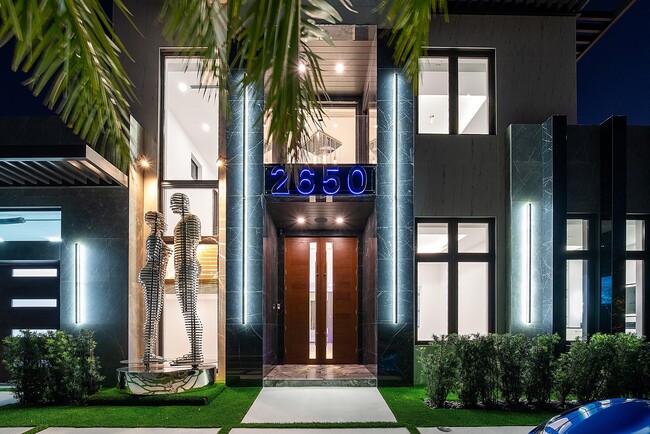 Building Photo - 2650 NE 48th Ct