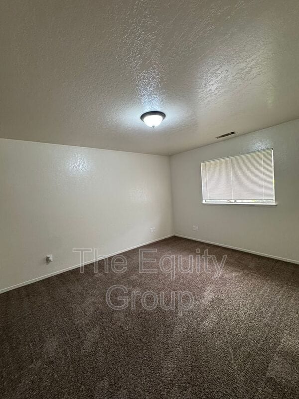 Building Photo - 4603 W Cypress Ave