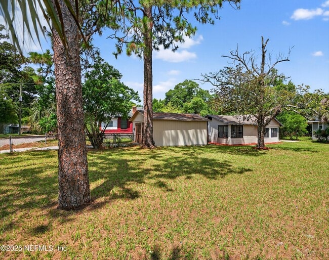 Building Photo - 1011 Glencarin St