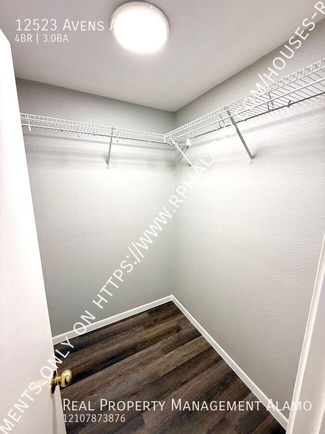 Building Photo - 12523 Avens Arbor