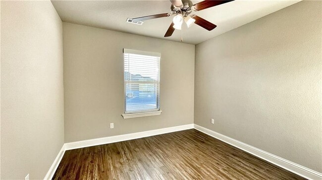 Building Photo - 1715 Charismatic Dr