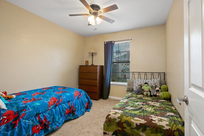 Building Photo - 12867 Hazelwood Dr