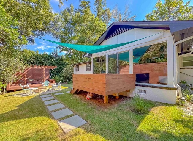 Building Photo - 1008 Dogwood Dr