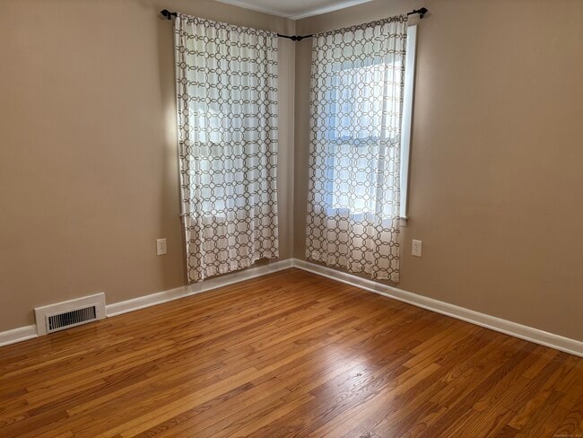 Building Photo - 897 Colonel Ledyard Hwy