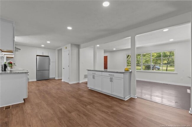 Building Photo - 13520 Oakwood Dr