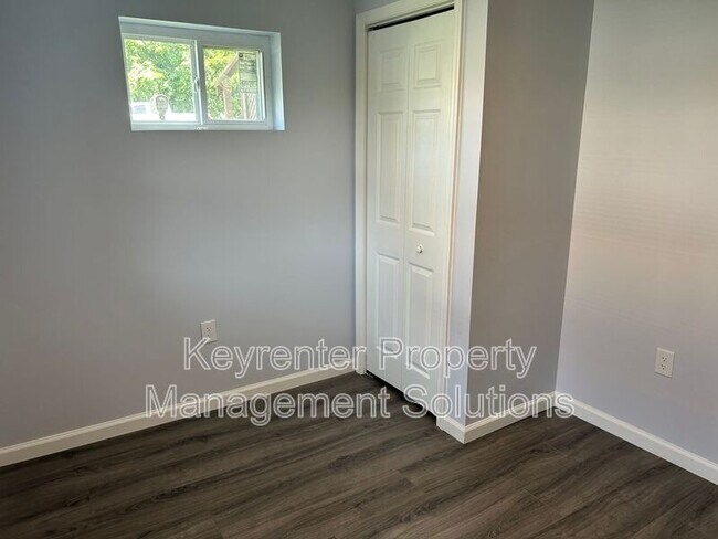 Building Photo - 421 N Charlotte Ave