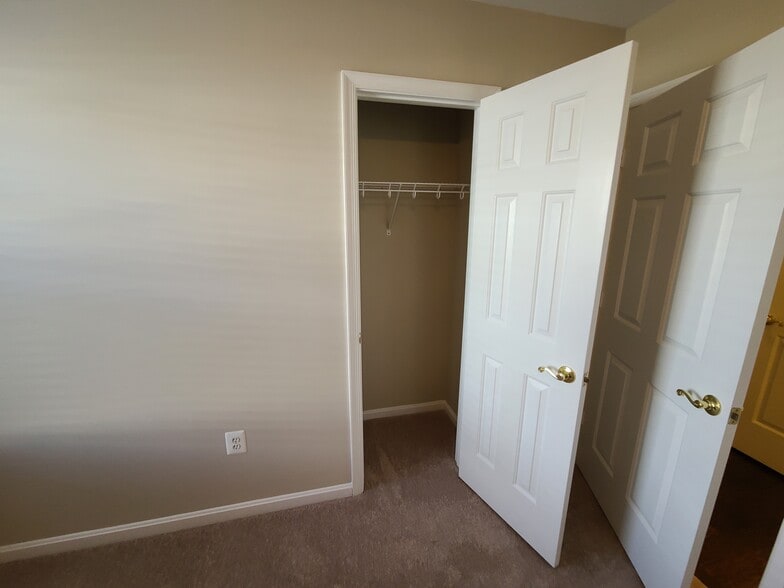 Bedroom 2 Closet - 902 Parade Ln