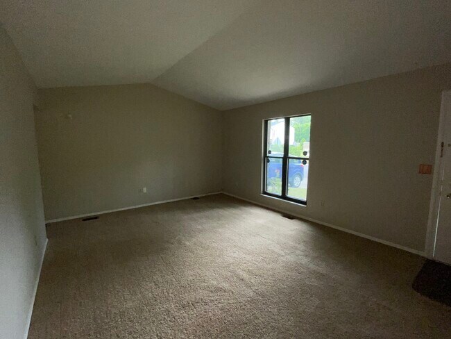 Building Photo - 3105 Charlotte Mill Dr