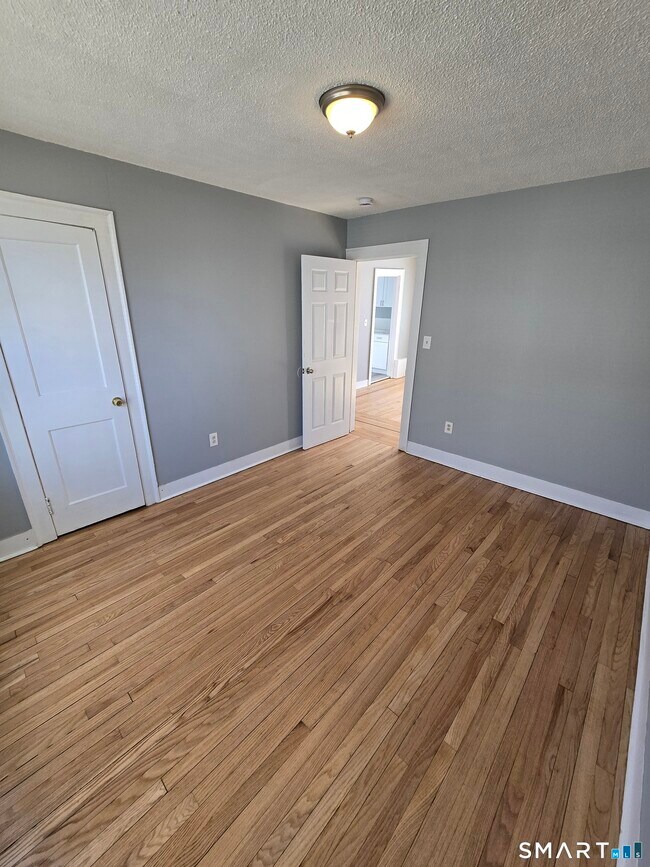 Building Photo - 263 Sheffield Ave