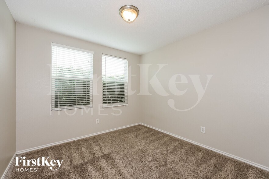 Building Photo - 3945 German Pointer Way
