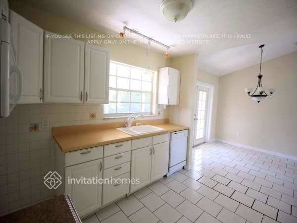 Building Photo - 4580 NW 113th Terrace
