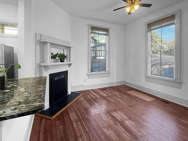 Building Photo - 310 W 42nd St