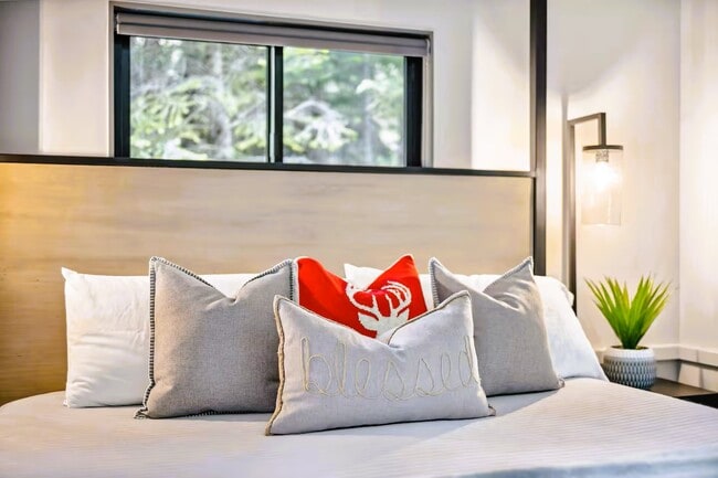 Building Photo - 1237 CO-103