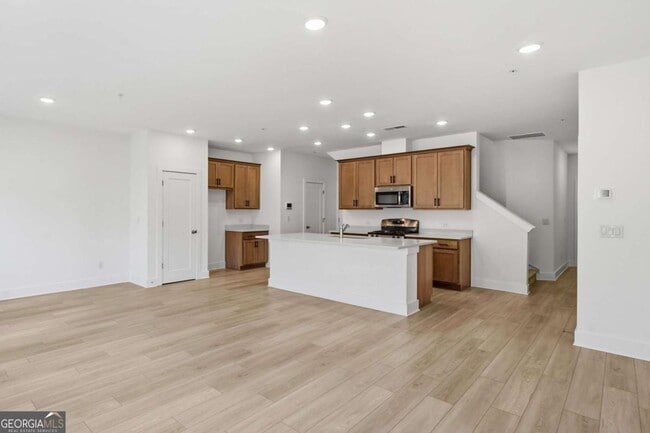 Building Photo - 187 Redbud Rd