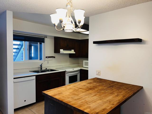 Building Photo - 159 Redwood Ave