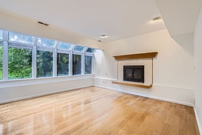 Building Photo - Available NOW! Waterfront >> Newly Remodel...