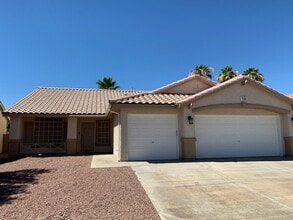 Building Photo - SINGLE STORY WITH A 3 CAR GARAGE IN HENDERSON!!!!