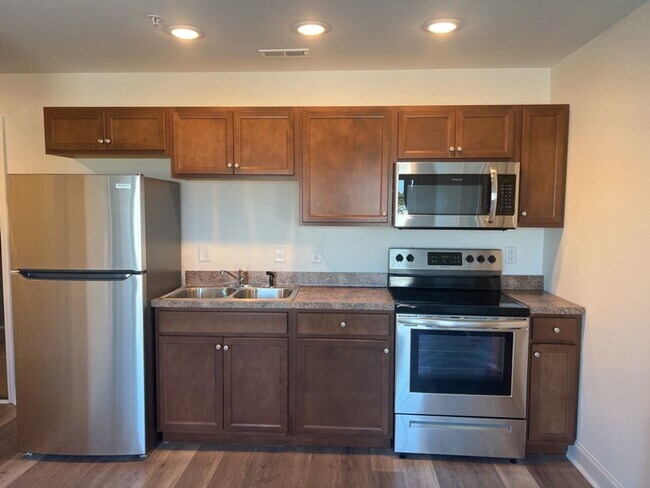 Building Photo - Hemingway Apartments