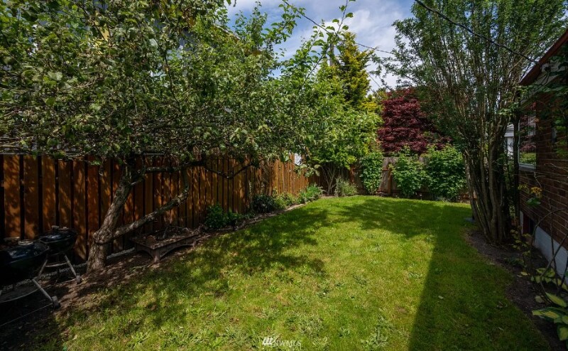 Building Photo - 5004 8th Ave NW