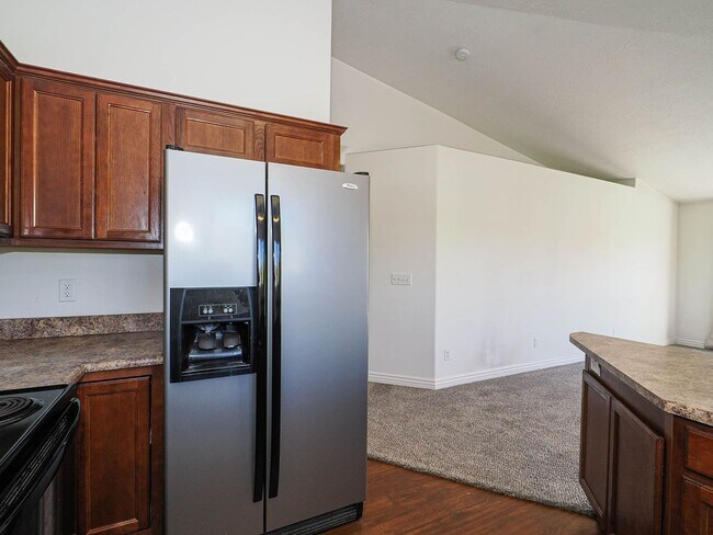 Building Photo - 3 Bedroom, 2 Bathroom Condo