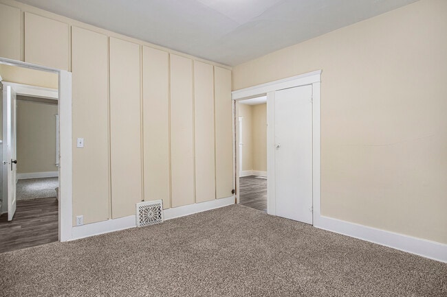 Building Photo - 195 Hubbard St