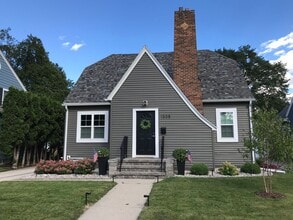Building Photo - Beautiful 4 Bed 3 Bath Home for Rent! Great Location, Modern Updates!