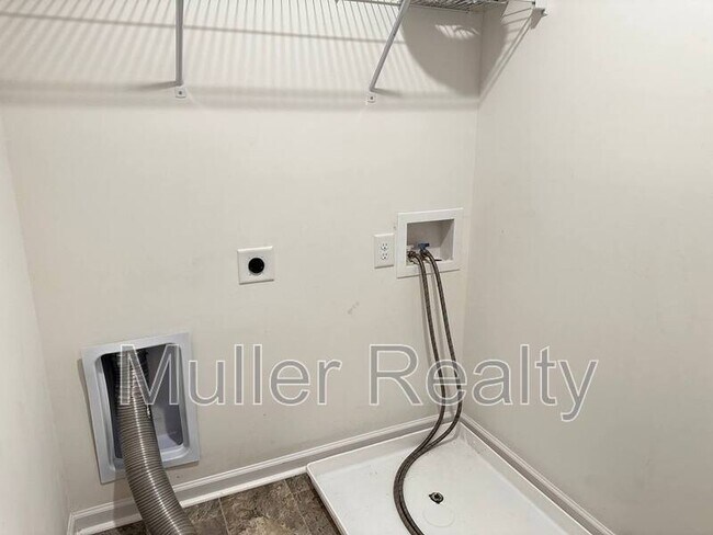 Primary Photo - 6048 Bayonet Ln