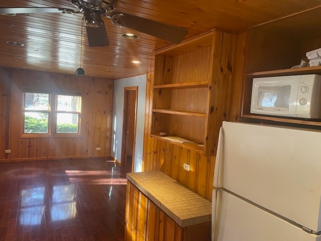 Building Photo - 27720 W Rowe Ave