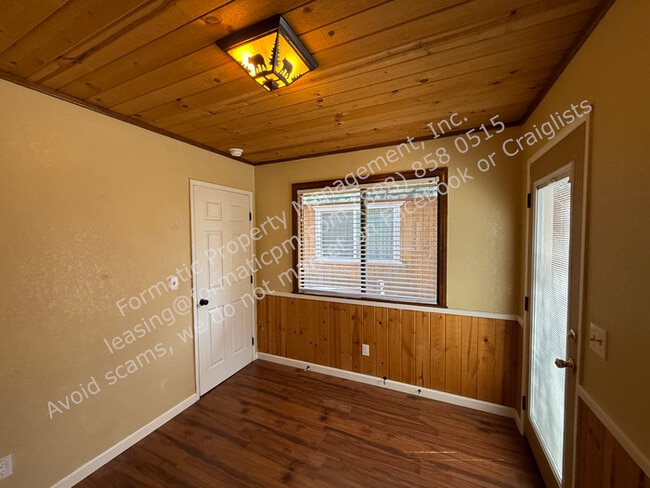 Building Photo - Cozy and Pet-Friendly Cabin in Sugarloaf