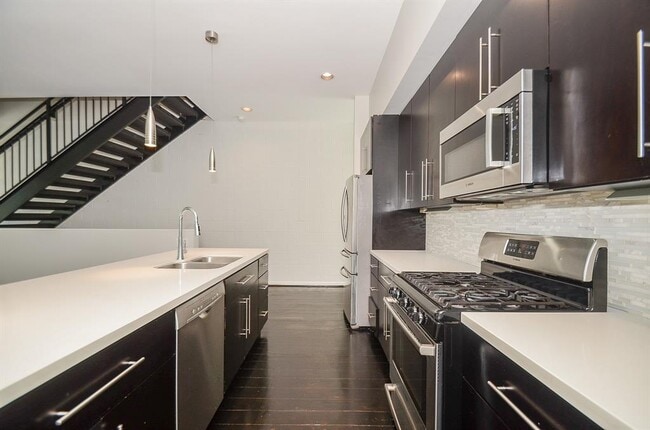 Building Photo - 1522 Blodgett St