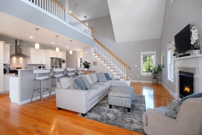 Building Photo - 19 Brigham Farm Ln