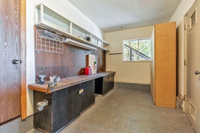 Building Photo - 24 El Rey Rd